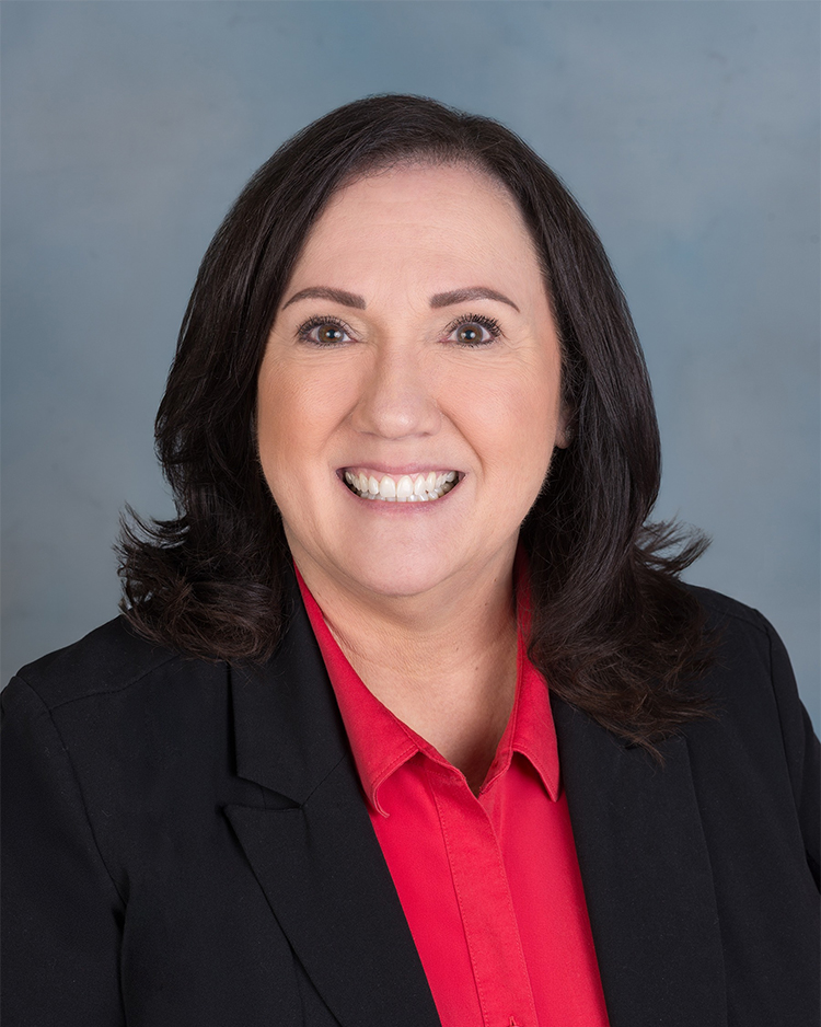 Janet Silveria's headshot